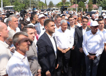 'Adana Şakirpaşa Havalimanı kapatılmasın' eylemi