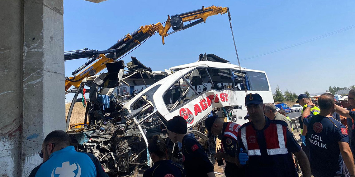 Ankara-Eskişehir kara yolunda feci kaza; 9 ölü 26 yaralı