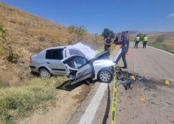 Ankara'da otomobiller kafa kafaya çarpıştı: 2 kardeş öldü, 2 ağır yaralı