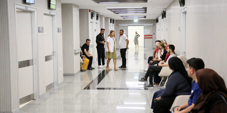 Antalya'da ilk akşam polikliniği açıldı