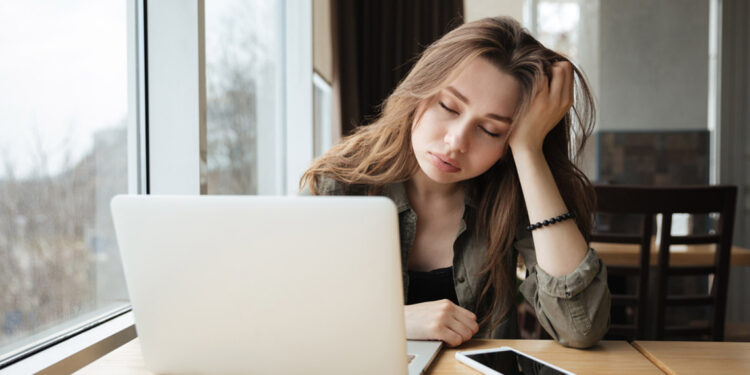 Aşırı bilgiye maruz kalmak duygusal ve bilişsel bozukluğa yol açıyor