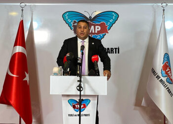 Atatürk'ün kurduğu CHP 3 parçaya bölünmüştür