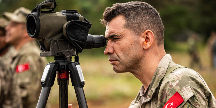 Avrupa'nın En İyi Keskin Nişancı Yarışması’nda Türk askeri birinci oldu