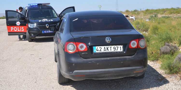 Ayrı yaşadığı eşini öldürdü