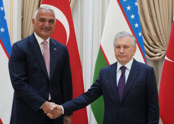 Bakan Ersoy, Özbekistan Cumhurbaşkanı Şevket Mirziyoyev ile görüştü