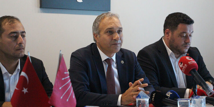 24 Kasım'da tüm öğretmenlere bir maaş ikramiye verilsin