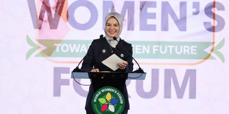 Bakan Göktaş, Dünya Kadınlar Forumu’nda konuştu