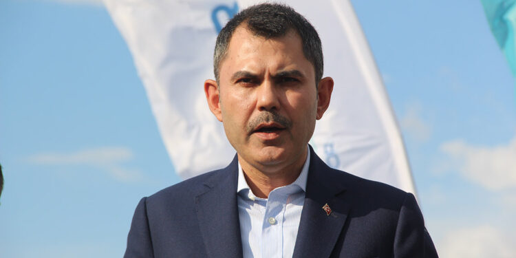 Bakan Kurum, AK Parti'nin 23'üncü yıl dönümünü kutladı