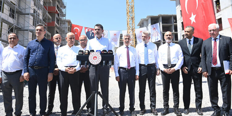 Bakan Kurum: Yıl sonuna inşallah Ebrar Sitesi'ni bitireceğiz