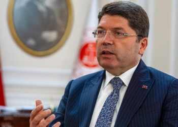 Bakan Tunç'tan Vaniköy'deki villa inşaatıyla ilgili açıklama