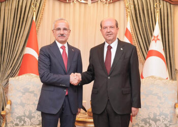 Bakan Uraloğlu KKTC Cumhurbaşkanı Ersin Tatar ile bir araya geldi