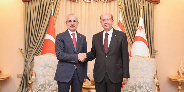 Bakan Uraloğlu KKTC Cumhurbaşkanı Ersin Tatar ile bir araya geldi