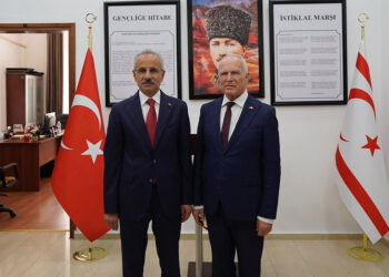 Bakan Uraloğlu, KKTC Cumhuriyet Meclisi Başkanı Töre ile görüştü