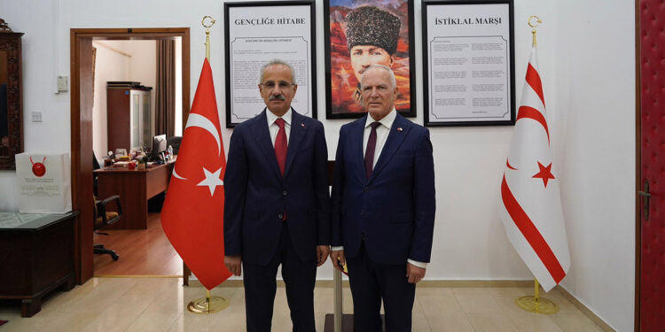 Bakan Uraloğlu, KKTC Cumhuriyet Meclisi Başkanı Töre ile görüştü