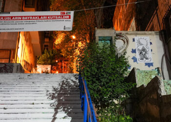 Beyoğlu Belediyesi'nden merdivenlere çizilen Filistin Bayrağı açıklaması