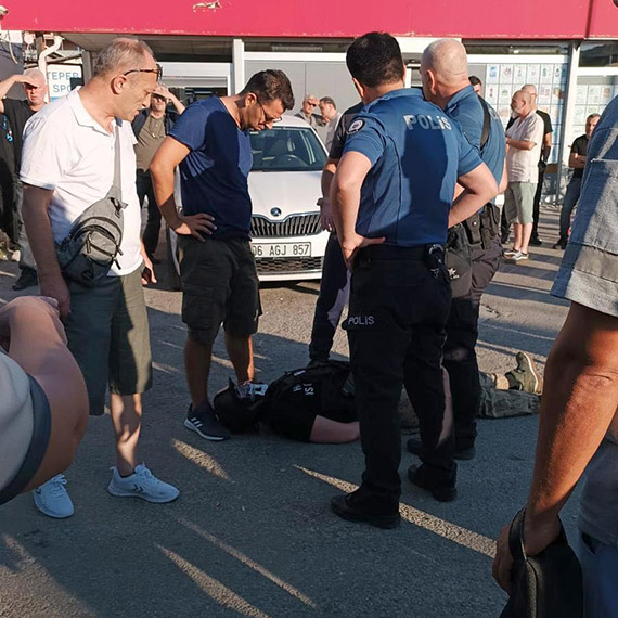 Bilgisayar oyunundan etkilendi; maske ve çelik yelekle dışarı çıkıp 5 kişiyi bıçakladı