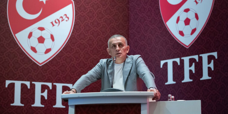 Bize düşen görev futbolun güven ikliminde oynanmasını sağlamak