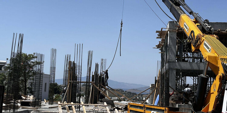 Bodrum'da inşaat yasağına uymayan 393 firmaya 806 bin lira ceza