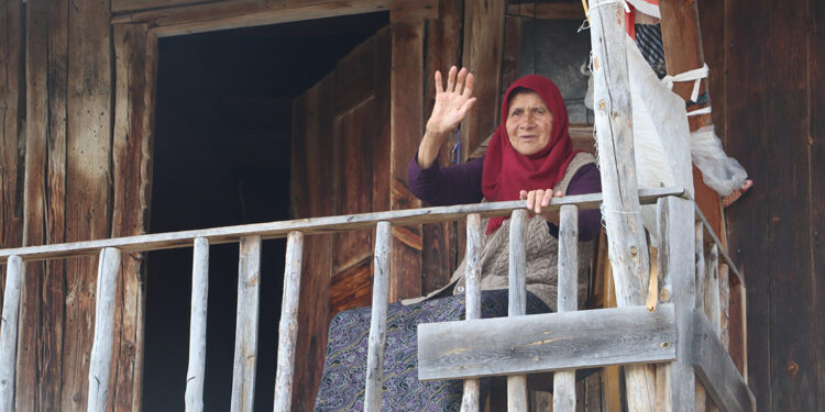 Bolu'daki yangında tahliye edilen köylüler evlerine dönmeye başladı