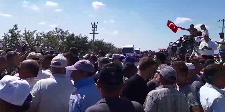 Bursa'da çiftçiler eylem yaptı