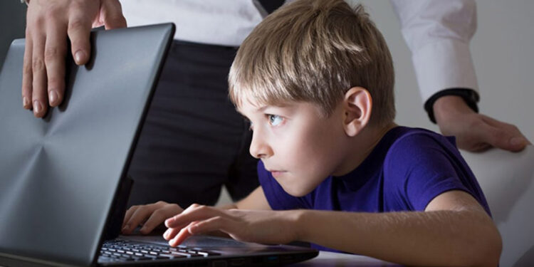 Çocuklarda oyun ve sosyal medya bağımlılığı alarm veriyor; Uzmanından ailelere kritik uyarılar