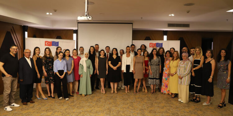 DIGI-TR Projesi ile eğitim alan gençler işe başladı