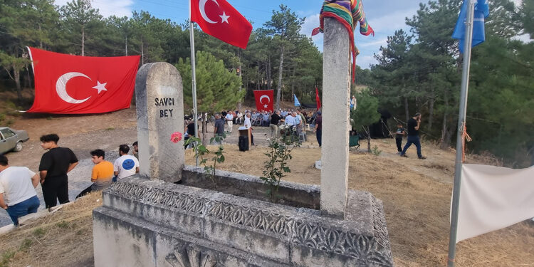 Domaniç'te Saru Batu Savcı Bey, mezarı başında anıldı