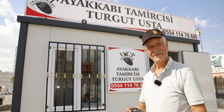 Erdoğan'dan ödül alan ayakkabı tamircisine belediyeden iş yeri