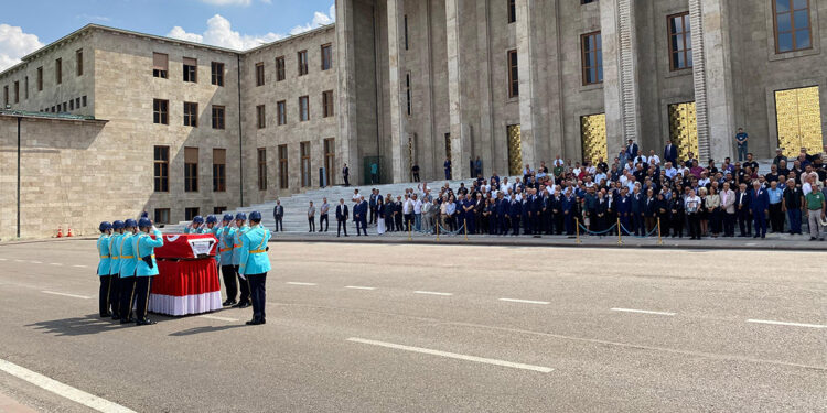Eski Iğdır Milletvekili Yücel Artantaş için TBMM'de tören