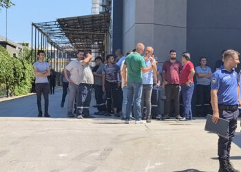 Fabrikadaki 11 işçi kimyasal maddeden etkilendi