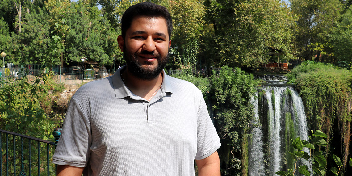 Filmlere sahne olan Düden Şelalesi ziyaretçi akınına uğruyor