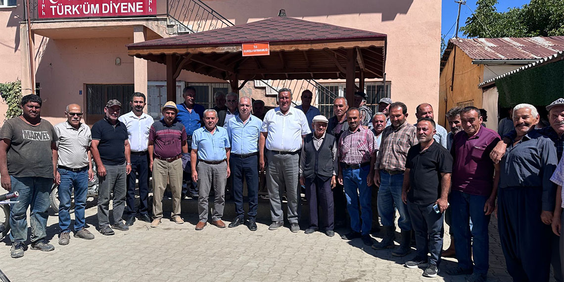 CHP Niğde Milletvekili Ömer Fethi Gürer, köy kahvesinde toplanan çiftçilerle görüştü, sorunlarını dinledi. Gürer, "Köy kahvesinde çiftçiler dert yumağı. Kırsal da ekonomik yangın büyüyor. Tarımda bıçak kemiğe dayandı" dedi.