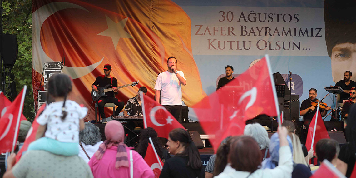 30 Ağustos Zafer Bayramı’nın 102’inci yılı münasebetiyle Yenimahalleliler Zafer kutlamalarında buluştu.