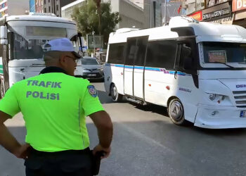 Gereksiz korna kullanan 46 dolmuş ve otobüs şoförüne ceza kesildi