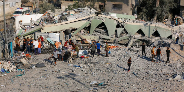 Han Yunus'a verilen tahliye emri sonrası 70 bin kişi yerinden edildi