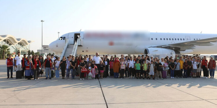 Hatay depreminin 6 bin 447 öksüz ve yetimine 'Yüreğimizdeki Işık'