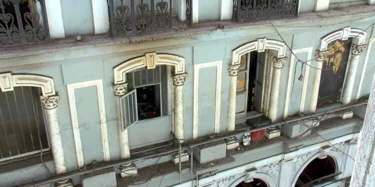 İBB ile esnaf anlaşamadı; restore edilemeyen Çiçek Pasajı'ndaki görüntüye tepki