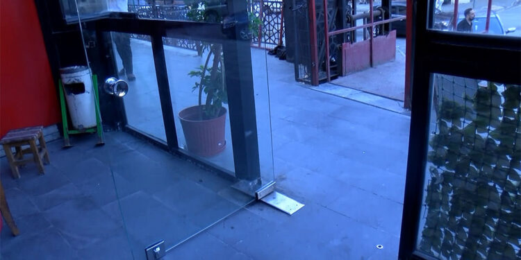 Bağcılar'da internet kafeye silahlı saldırı