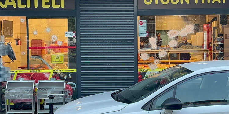 Sultanbeyli'de işten çıkarılan işçi, iş yerine kurşun yağdırdı