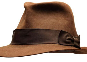 Indiana Jones'un şapkası 630 bin dolara satıldı