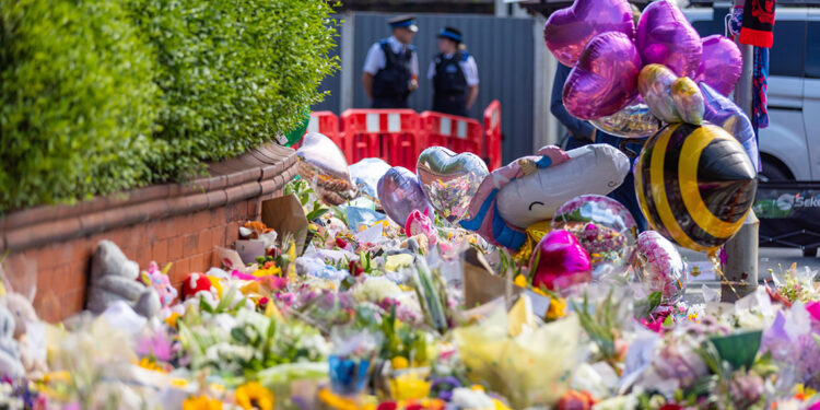 İngiltere'de bıçaklı saldırıda yaralanan 9 çocuk taburcu edildi