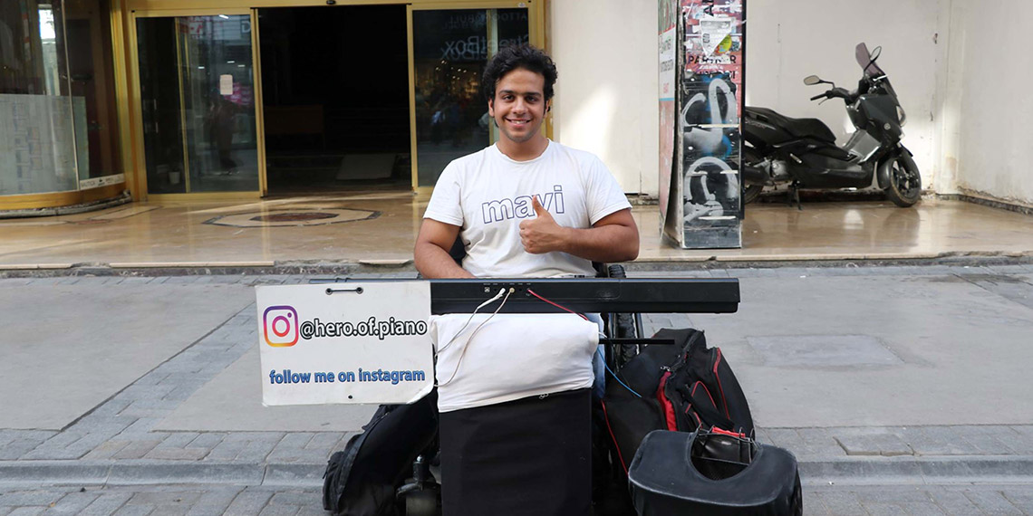 İranlı engel tanımayan piyanist İzmir'de konser verdi