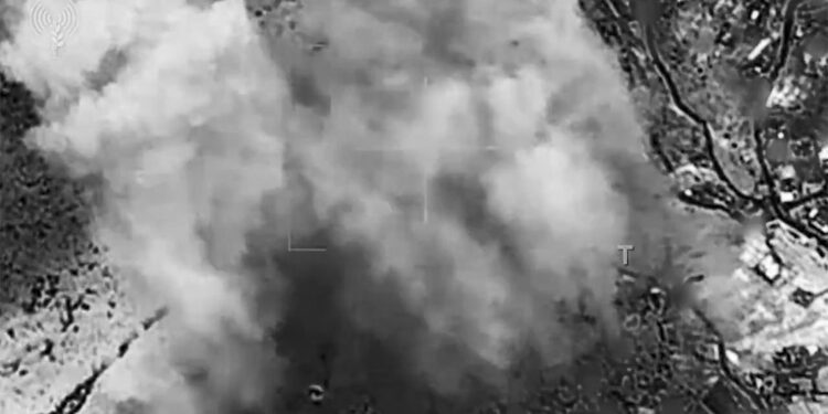 İsrail'den Lübnan'a hava saldırısı: Binlerce hedef vuruldu