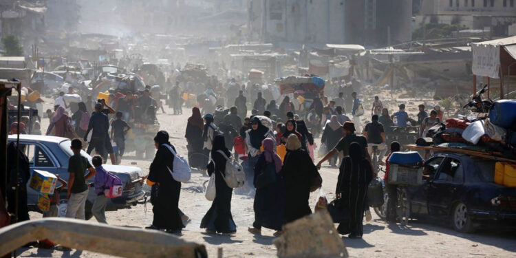 İsrail'in tahliye emri sonrası, Gazzeli aileler yine yola koyuldu