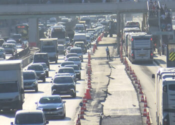 İstanbul’da 3 ayrı noktada yol çalışması trafiği kilitledi