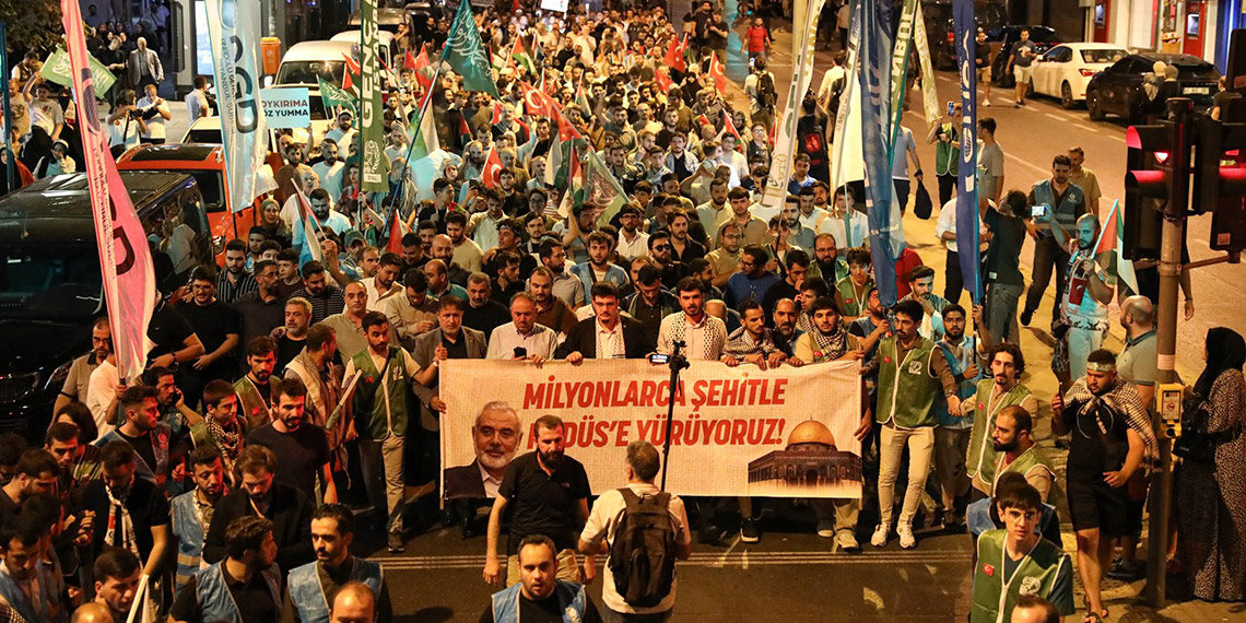 İstanbul’da Haniye ve Filistin için yürüyüş düzenlendi