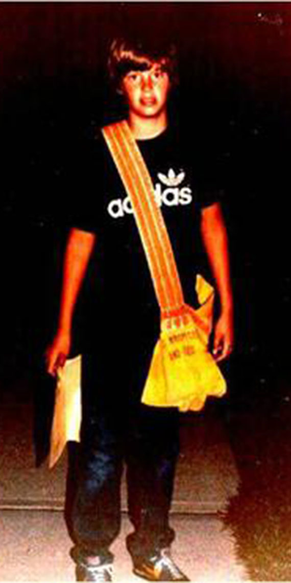 Fotoğrafı süt kutusuna basılan çocuk