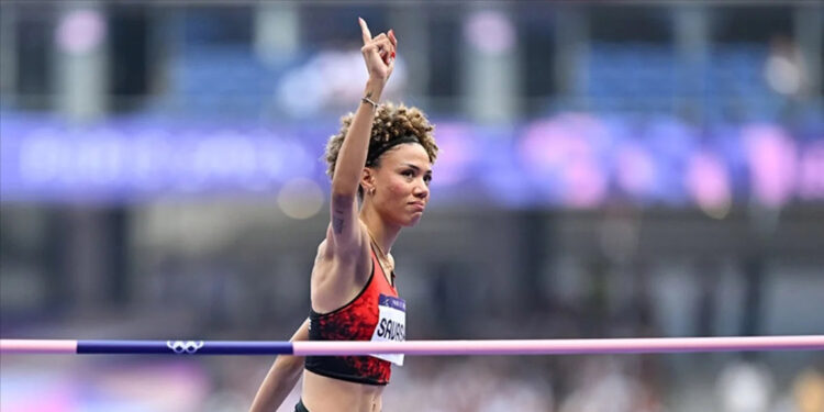 Kadınlar yüksek atlamada Buse Savaşkan finale çıktı