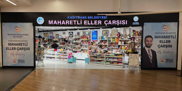 Kağıthane'deki Maharetli Eller Çarşısı yoğun ilgi görüyor