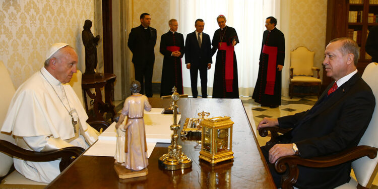 Katolik medyasından Erdoğan analizi: Francis’e fısıldayan adam